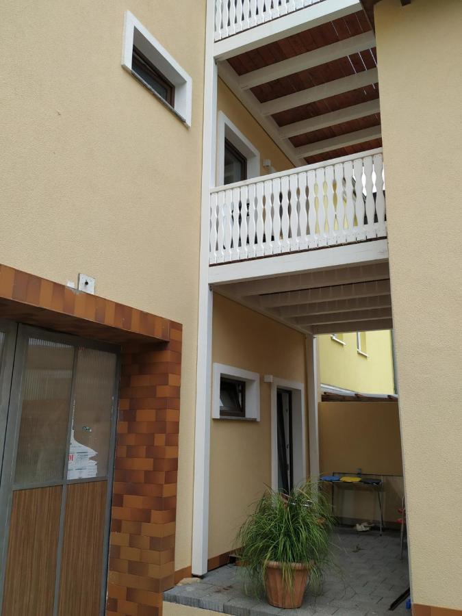 Mehrfamilien Haus Apartment Schkeuditz Exterior photo